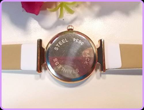 --***LADIES **New Fashion UK Geneva 3634 Brand Colorful White /RED Leather Strap Quartz Watch