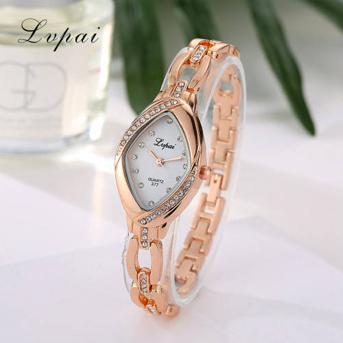 --***LADIES **ELEGANT,BEAUTIFUL and FEMININE** GOLD QUARTZ WATCH**