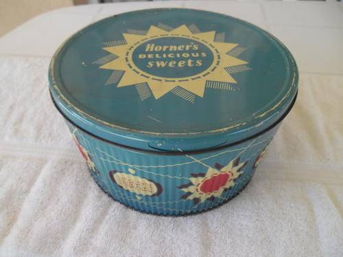 Very large vintage Horner's delicious sweets tin side is corrugated