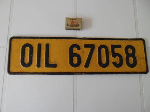 vintage car number plate raised letters