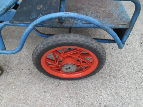 Stunning Jeep pipe petal car size is 1300 mm long weighs 16kg pick up only or arrange own courier