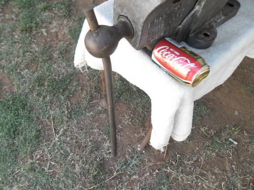 Antique very rare Hamptons large cast iron bench vice weighs 27kg collection only