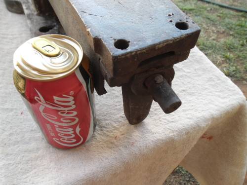 Antique very rare Hamptons large cast iron bench vice weighs 27kg collection only