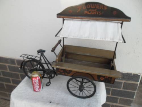 stunning very large bicycle size is 670mm long collection only very large box
