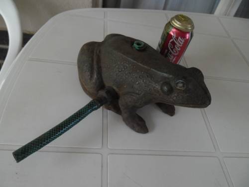 Heavy Cast iron water springler Frog not tested