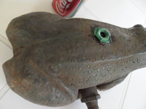 Heavy Cast iron water springler Frog not tested