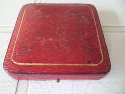 heavy 1947 Royal visit medallion