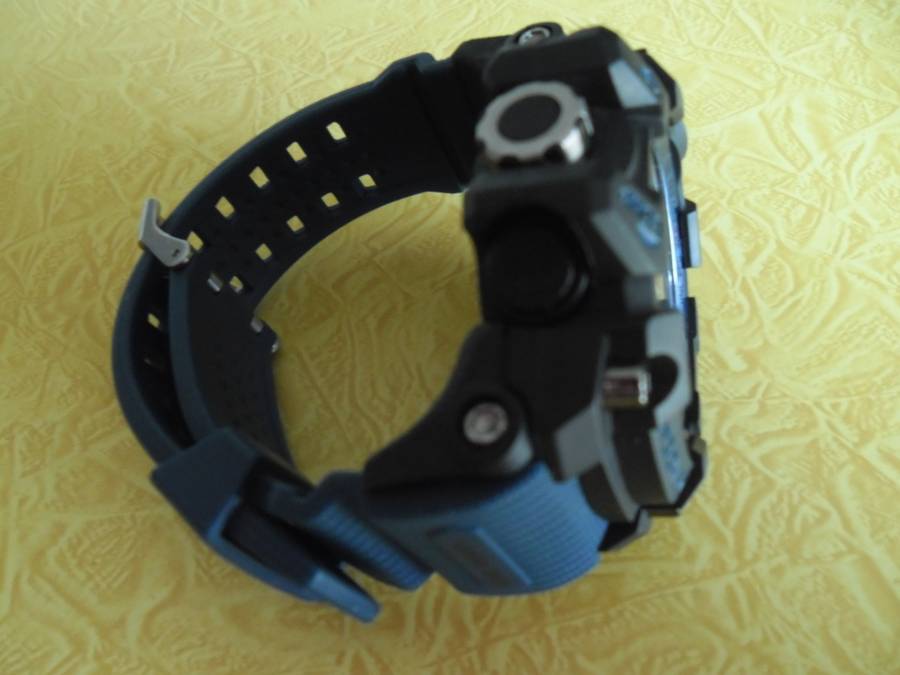 Casio G-Shock Mudmaster mens watch with no serial no. on the watch at all working