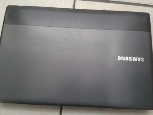 SAMSUNG Core i3 2350M  2.3GHZS CPU,4G RAM , 590G HARD DRIVE,