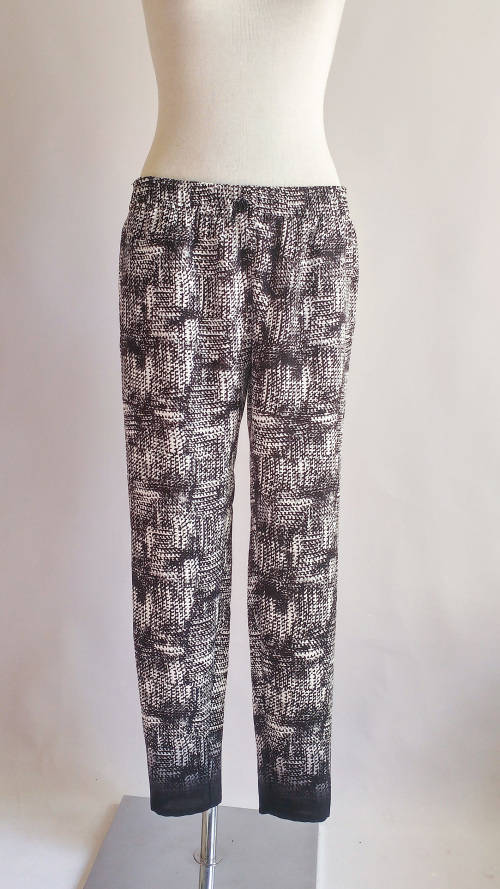 Witchery ladies black and white summer pants Size 10
