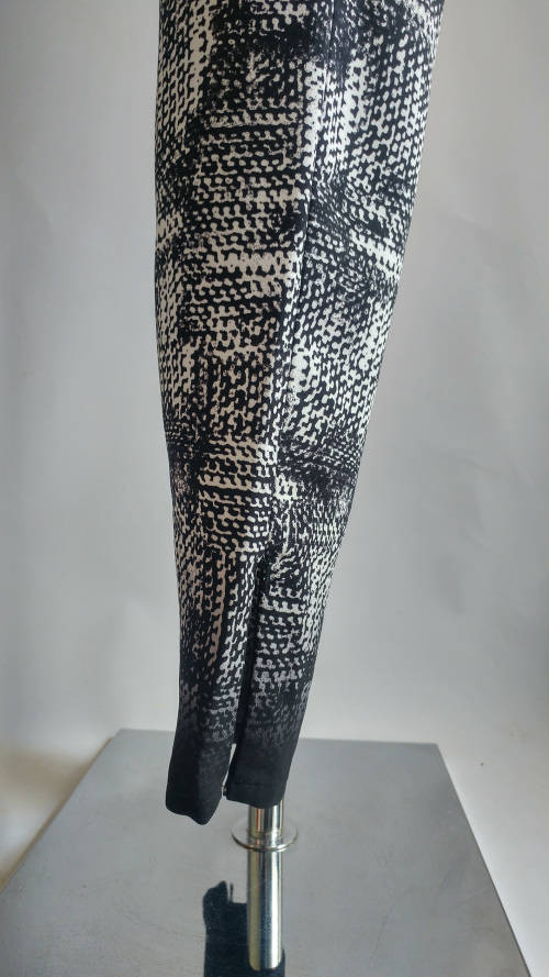 Witchery ladies black and white summer pants Size 10