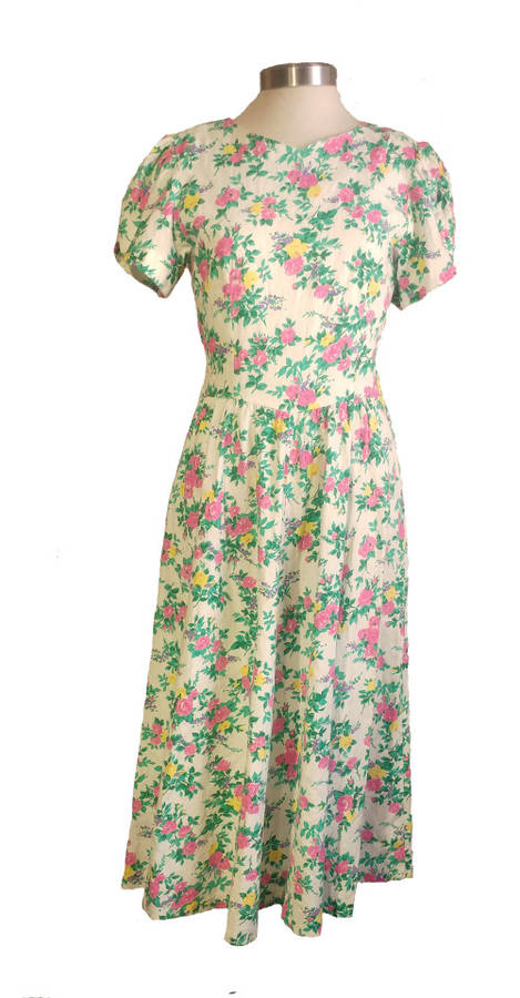 Vintage LORENZ USA - Flirty Floral Dress with Keyhole back - Size 12