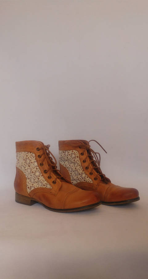 Tan leather and lace boots by Steve Madden - Size 7.5