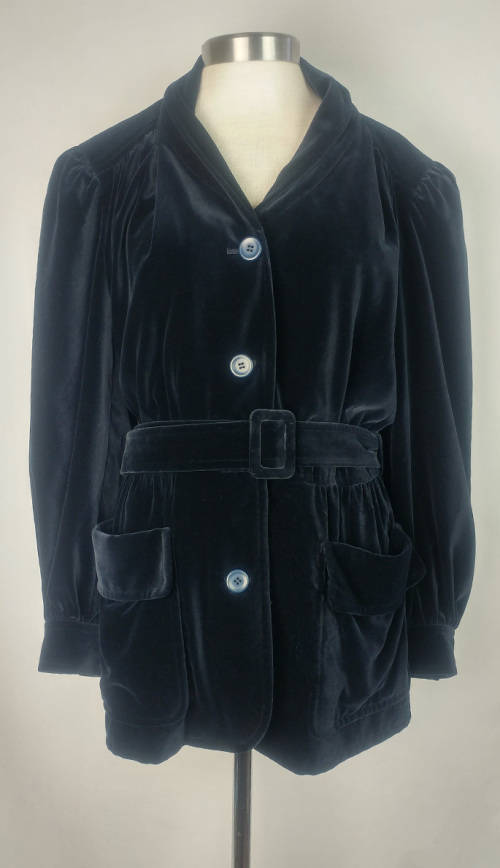 ESCADA -Vintage Midnight Blue Velvet Lounge Jacket - Size 14