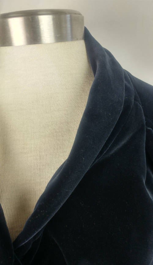 ESCADA -Vintage Midnight Blue Velvet Lounge Jacket - Size 14