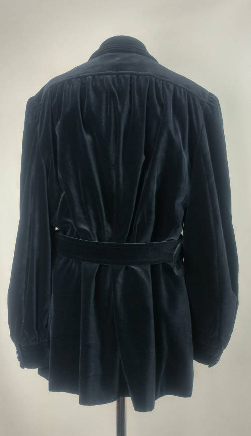 ESCADA -Vintage Midnight Blue Velvet Lounge Jacket - Size 14