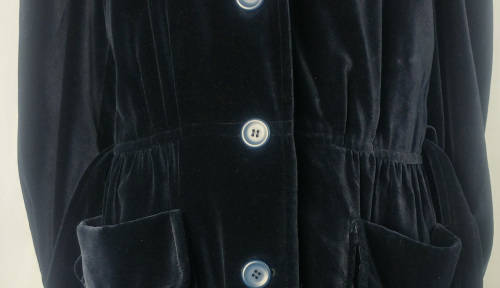 ESCADA -Vintage Midnight Blue Velvet Lounge Jacket - Size 14