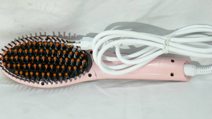 Hair straightener: brush style