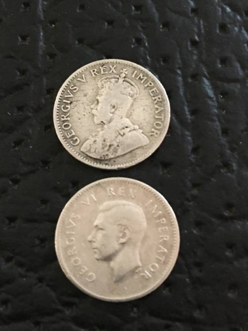 COLLECTION OF TWO THREEPENCE (1933 & 1943)