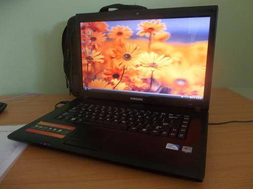 Samsung R519 + Laptop Bag