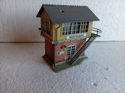 HO SIGNAL HOUSE
