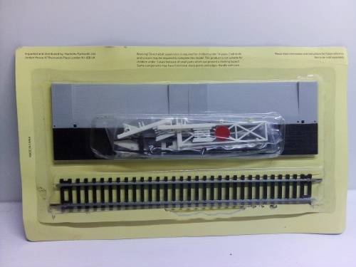 HO/OO SCALE LEVEL CROSSING