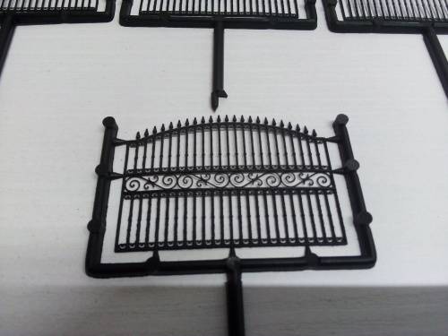 HO/OO BLACK FENCING