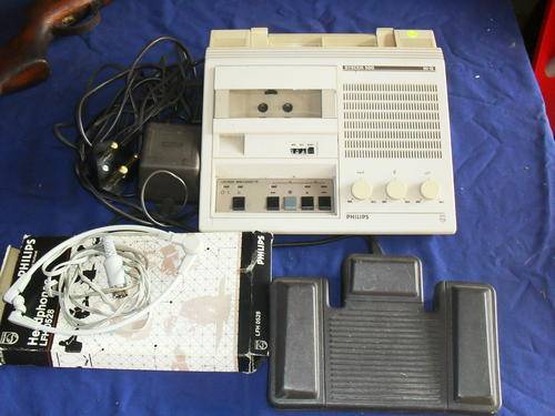 OLD PHILIPS TAPE RECORDER,WORKING,DELIVERY R40.00