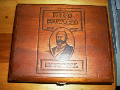 BEAUTIFULL KING EDWARD SIGAR BOX,DELIVERY R35.00