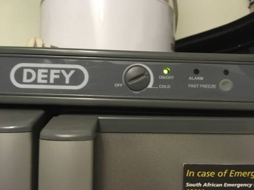 DEFY SIDE-BY-SIDE FRIDGE/FREEZER