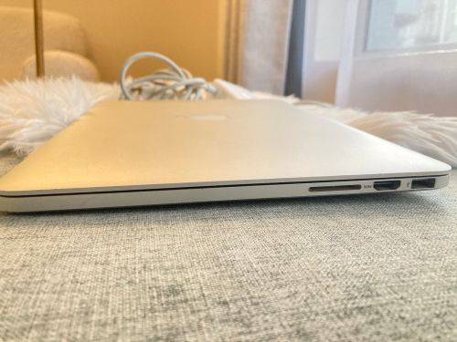 Apple MacBook Pro 13 inch Retina 2015 Model Core i5 8GB RAM 128GB SSD