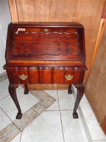 **IMBUIA WRITING DESK**