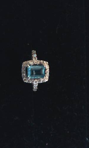natural If 1.3 carat topaz and diamond ring