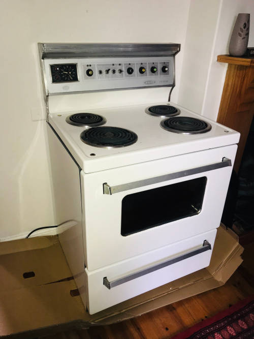 Excellent Condition Electric Defy 424 Oven - No Delivery; Collection Essential - Rondebosch CT