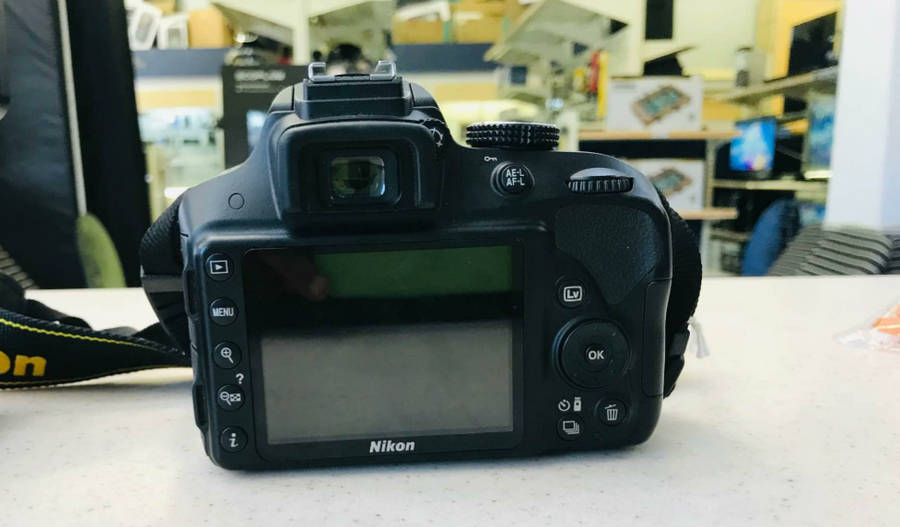 Nikon D3300 -24,2MP SLR Camera with Lens