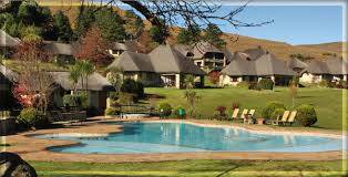 School holidays 10-17 July@Fairways Golf resort Drakensberg for 4  incl 4 spa treatment Value R11000