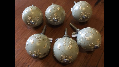 6 x Round Decorative Door Knobs - All for one bid