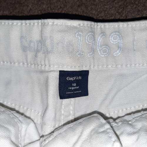 Gap white Short - Age 10