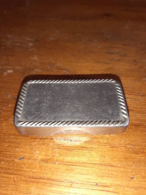 Vintage Razor Blade holder / case with 4 vintage blades - Lion and Gillette