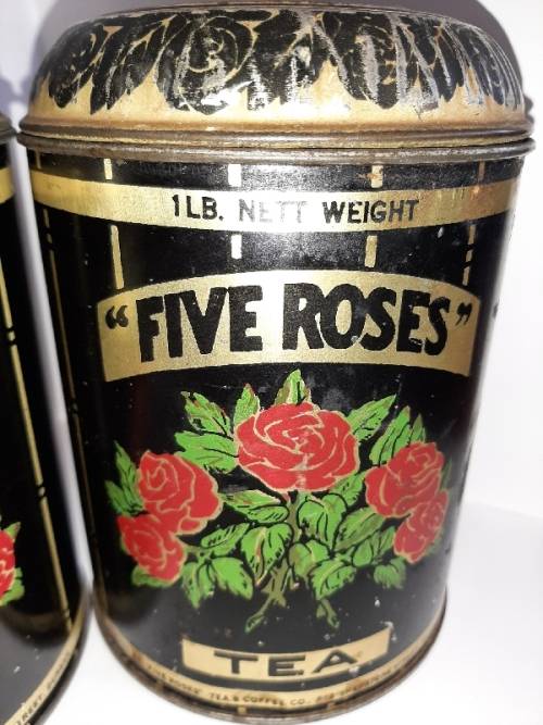 2 x Vintage 1LB Five Roses Tea Tins