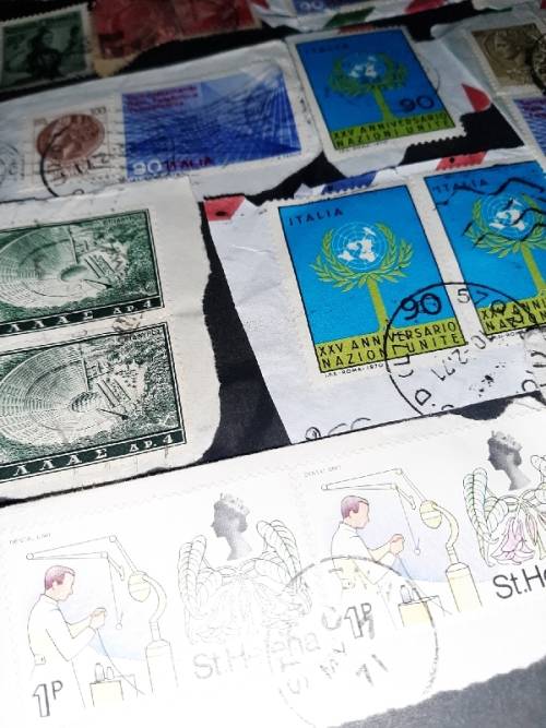 31 x International Stamps - See pictures