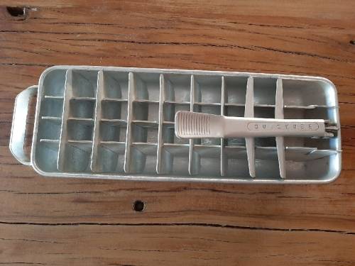 Vintage Quickube Metal Ice Tray
