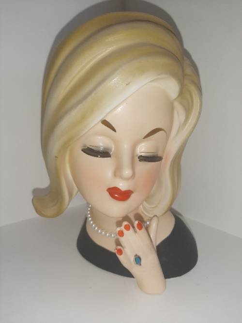 Beautiful Vintage Fine Quality KK Originals Vase in shape of lady - GREAT FIND!!!
