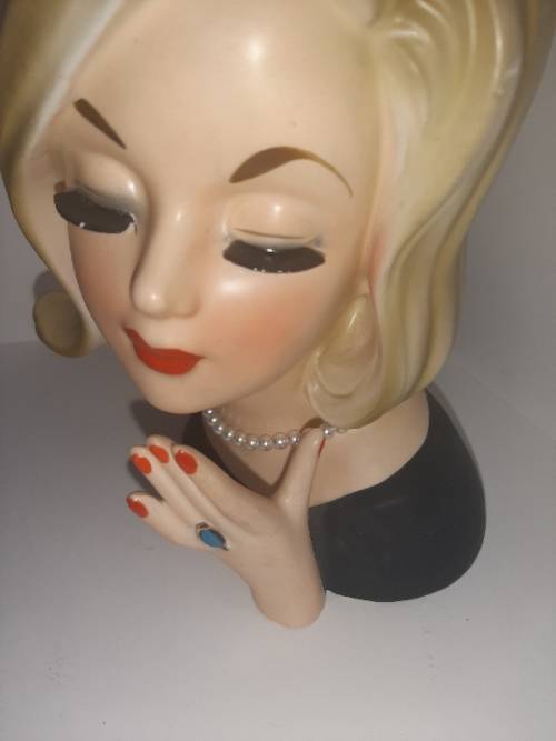 Beautiful Vintage Fine Quality KK Originals Vase in shape of lady - GREAT FIND!!!