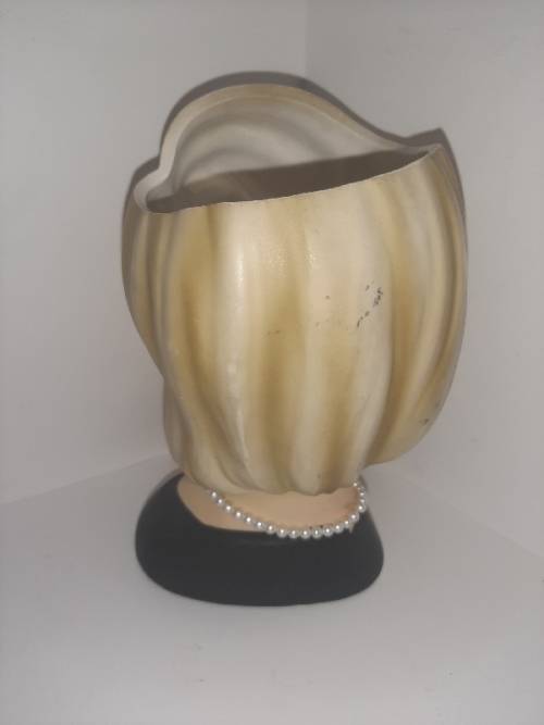 Beautiful Vintage Fine Quality KK Originals Vase in shape of lady - GREAT FIND!!!