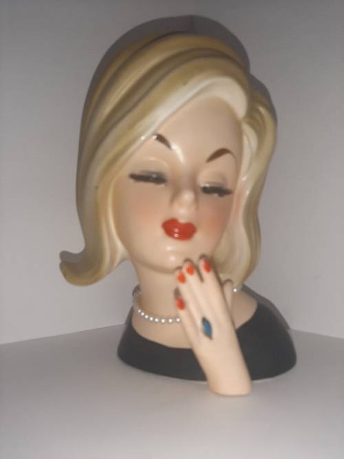 Beautiful Vintage Fine Quality KK Originals Vase in shape of lady - GREAT FIND!!!