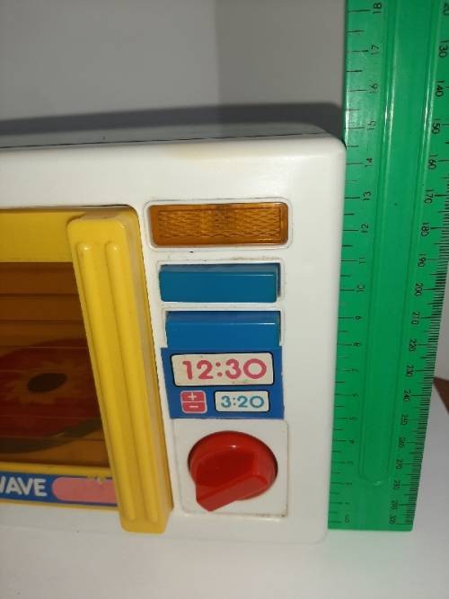 Vintage Microwave Toy - 23cm  x 13.5cm x 15cm