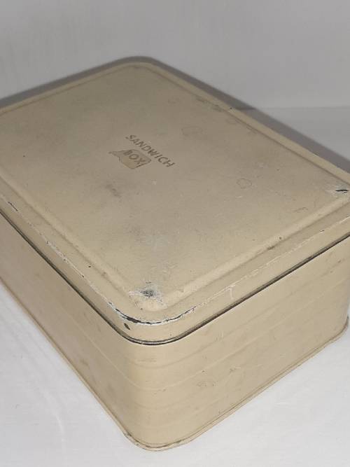 Vintage Retro Metal Sandwich Box / Tin