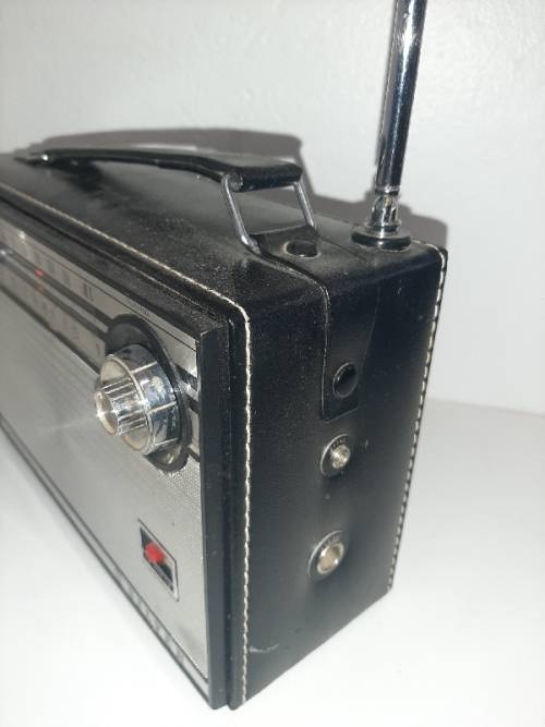Vintage Silver All Transistor Radio