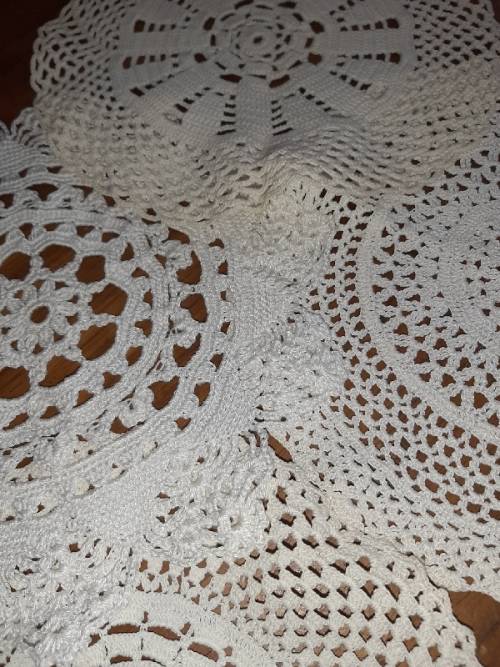 6 x Vintage Beautiful Finely Crochet Doilies